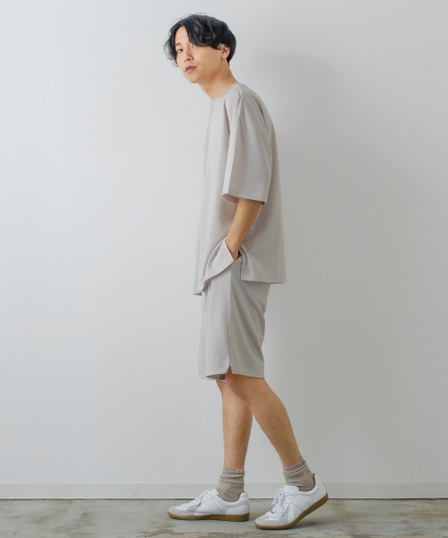 improves(インプローブス)の「カットジョーゼット オーバーサイズ ワイドモックネック Tシャツ セットアップ対応(Tシャツ/カットソー・メンズ・ブラック/ネイビー/グレー/ベージュ/サックスブルー/ライトグレー・LARGE/MEDIUM)」の16枚目の写真