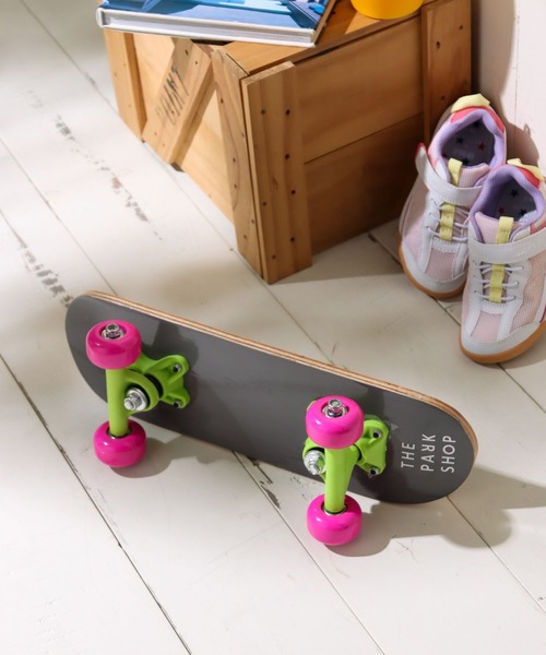 THE PARK SHOP（ザパークショップ）の「【THE PARK SHOP】スケートボード（KIDS)（その他雑貨・キッズ・ピンク/ホワイト/ブルー/イエロー・FREE）」の2枚目の写真