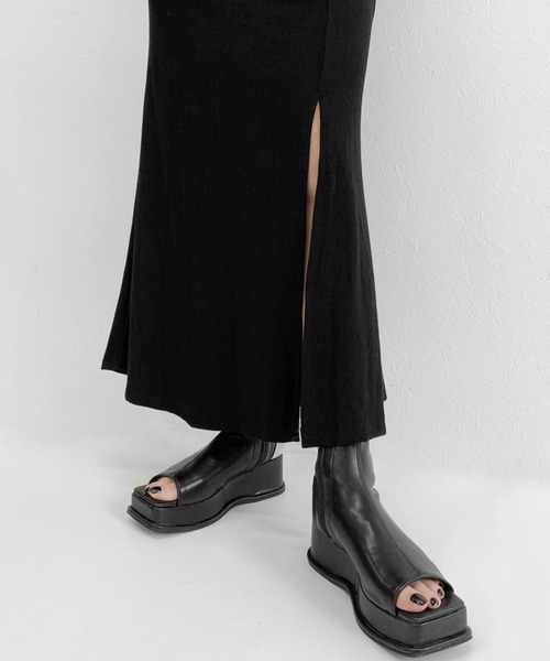 LVEU.（ラブユ.）の「Slit rib mermaid skirt / スリットリブマーメイドスカート（スカート・レディース・ブラック・FREE）」の3枚目の写真