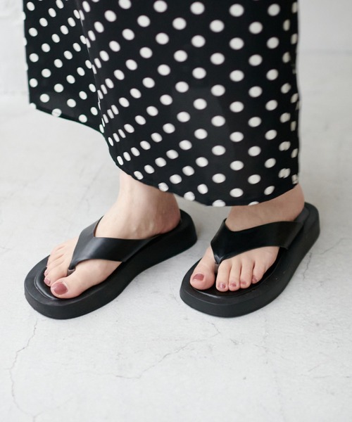 DISCOAT（ディスコート）の「プラットフォームトングサンダル（サンダル・レディース・オフホワイト/ブラック/ベージュ・SMALL/MEDIUM/LARGE）」の3枚目の写真