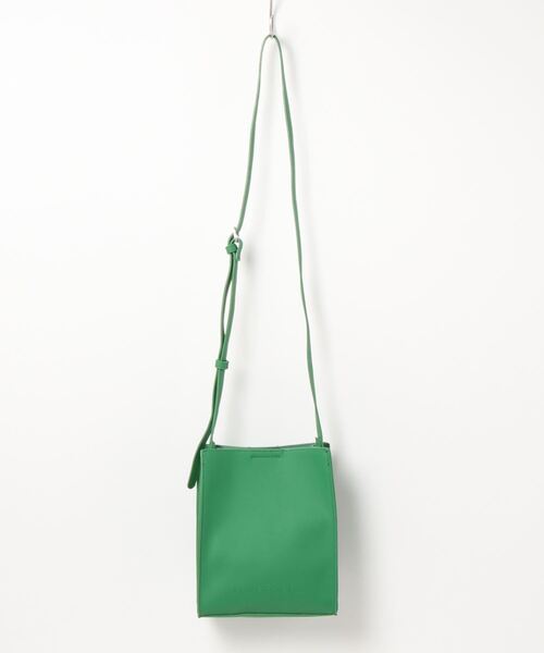 LOVETOXIC（ラブトキシック）の「スクエアショルダーBAG（バックパック/リュック・キッズ・ホワイト/ブラック/サックスブルー/オレンジ/グリーン・FREE）」の3枚目の写真