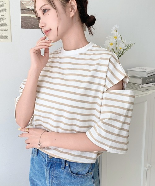 moment+(モーメントプラス)の「綿100%無地&ボーダー天竺.ショルダーカットアウトTシャツ(Tシャツ/カットソー・レディース・ブラック/グリーン/レッド/ピンク/ベージュ系その他/オフホワイト/ブラック系その他・M)」の5枚目の写真