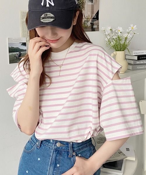 moment+(モーメントプラス)の「綿100%無地&ボーダー天竺.ショルダーカットアウトTシャツ(Tシャツ/カットソー・レディース・ブラック/グリーン/レッド/ピンク/ベージュ系その他/オフホワイト/ブラック系その他・M)」の1枚目の写真