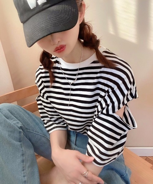 moment+(モーメントプラス)の「綿100%無地&ボーダー天竺.ショルダーカットアウトTシャツ(Tシャツ/カットソー・レディース・ブラック/グリーン/レッド/ピンク/ベージュ系その他/オフホワイト/ブラック系その他・M)」の13枚目の写真