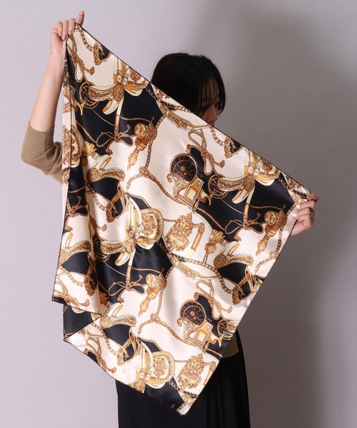 BAYBLO（ベイブロ）の「(CR)【ユニセックス】馬車 柄 プリント スカーフ[70cm×70cm]（バンダナ/スカーフ・レディース・グレー/ネイビー/レッド/ブラック/ブラウン・ONE SIZE）」の19枚目の写真