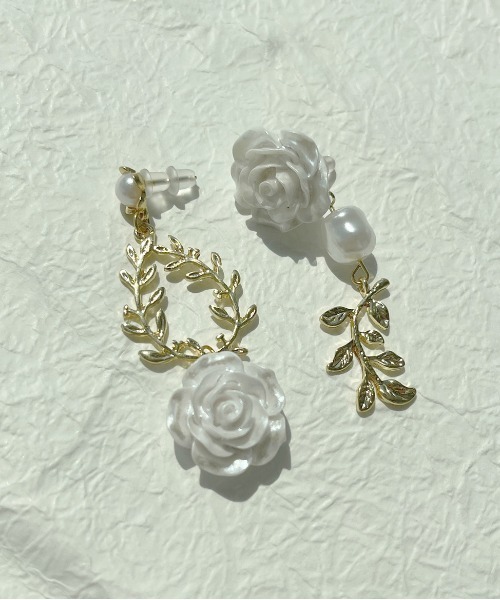 apres jour（アプレジュール）の「【apres jour×ARIAZ】ローズピアス（ピアス（両耳用）・レディース・ホワイト/レッド・FREE）」の3枚目の写真