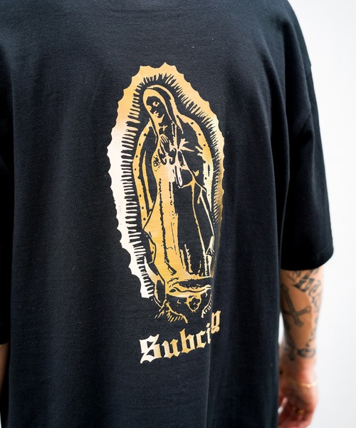 Subciety（サブサエティ）の「MARIA TEE（Tシャツ/カットソー・メンズ・ブラック/ホワイト×ゴールド/ホワイト/ブラック×ゴールド/ブラック×レッド/ブラック×ブラック/レッド/インディゴブルー/ブラック×ピンク/ホワイト系その他2/ブラック×ブルー・LARGE/SMALL/X-LARGE/XX-LARGE/MEDIUM）」の13枚目の写真