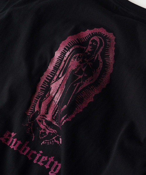 Subciety(サブサエティ)の「MARIA TEE(Tシャツ/カットソー・メンズ・ブラック/ホワイト×ゴールド/ホワイト/ブラック×ゴールド/ブラック×レッド/ブラック×ブラック/レッド/インディゴブルー/ブラック×ピンク/ホワイト系その他2/ブラック×ブルー・LARGE/SMALL/X-LARGE/XX-LARGE/MEDIUM)」の19枚目の写真