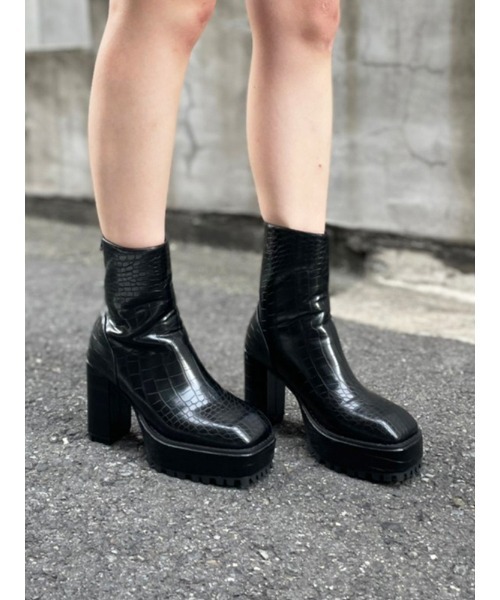 ENVYM（アンビー）の「バックジップショートＢＯＯＴＳ（ブーツ・レディース・ブラック/その他・22.5cm/23.5cm/24.5cm）」の11枚目の写真