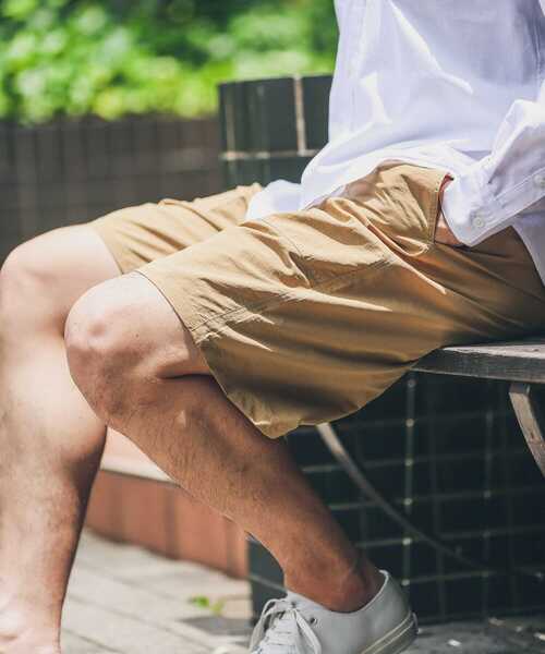 URBAN RESEARCH Sonny Label(アーバンリサーチサニーレーベル)の「NaokoTakayamaコラボタックショーツ(その他パンツ・メンズ・キャメル/ネイビー・LARGE/MEDIUM)」の1枚目の写真