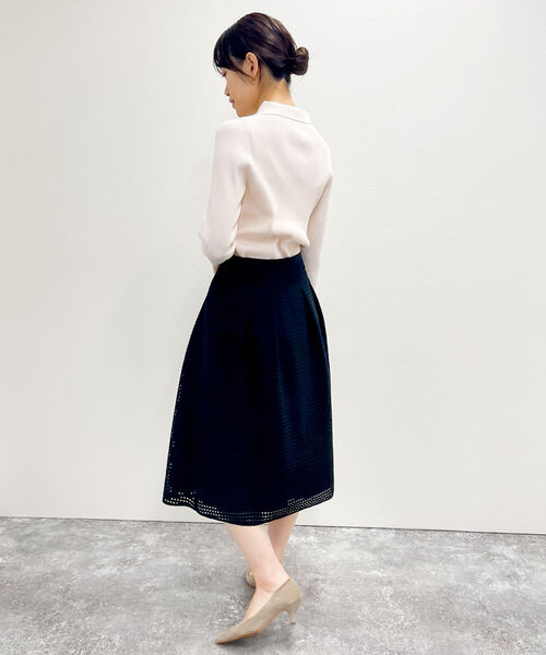 NOLLEY’S（ノーリーズ）の「パール釦 衿付きリブカーディガン（カーディガン/ボレロ・レディース・ブラック/ピンク/アイボリー・38）」の11枚目の写真