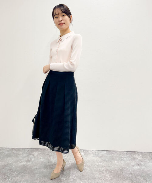 NOLLEY’S（ノーリーズ）の「パール釦 衿付きリブカーディガン（カーディガン/ボレロ・レディース・ブラック/ピンク/アイボリー・38）」の4枚目の写真