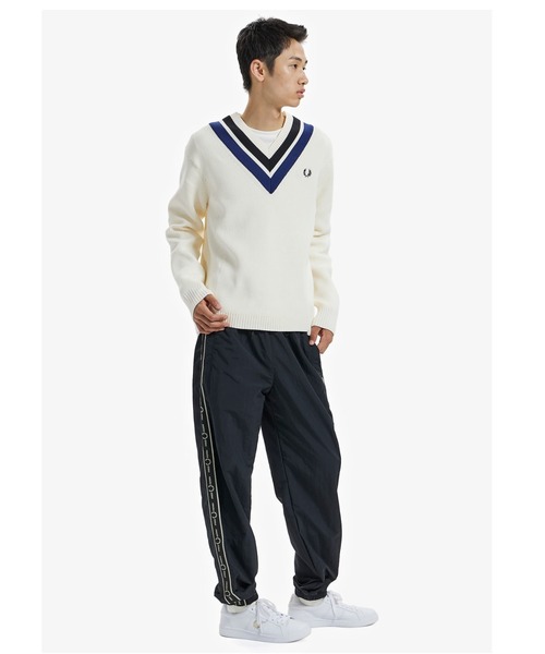 FRED PERRY（フレッドペリー）の「Striped V-Neck Jumper（ニット