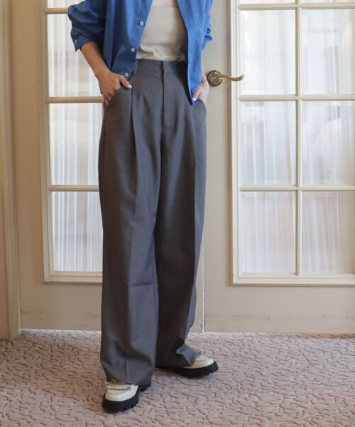 fredy emue（フレディエミュ）の「スラックスセンタープレスパンツ（その他パンツ・レディース・ベージュ/グレー/ブラック系その他・38/36）」の2枚目の写真