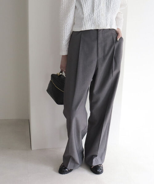 fredy emue（フレディエミュ）の「スラックスセンタープレスパンツ（その他パンツ・レディース・ベージュ/グレー/ブラック系その他・38/36）」の18枚目の写真