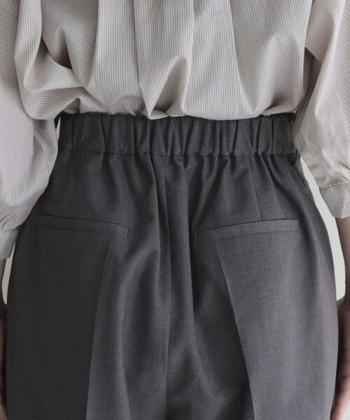 fredy emue（フレディエミュ）の「スラックスセンタープレスパンツ（その他パンツ・レディース・ベージュ/グレー/ブラック系その他・38/36）」の7枚目の写真