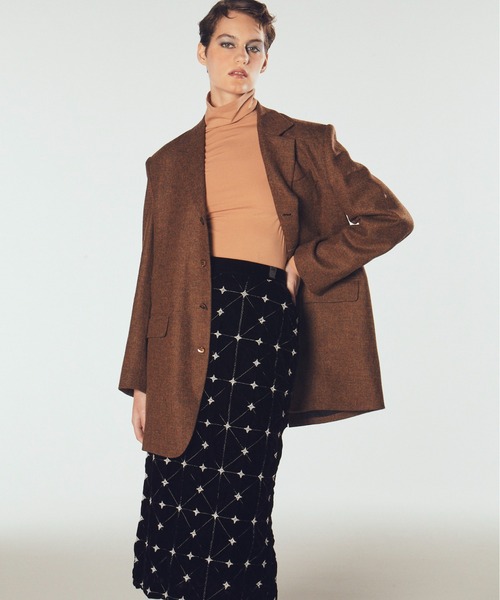 BELPER(ベルパー)の「EMBROIDERY VELVET SKIRT(スカート・レディース・ブラック・1(S)/2(M))」の2枚目の写真