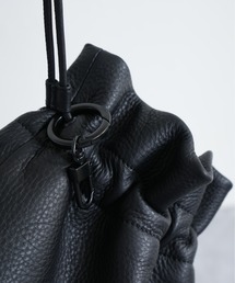 waku（ワク）の「waku ワク / 『KURO』Series レザーショルダー 巾着 