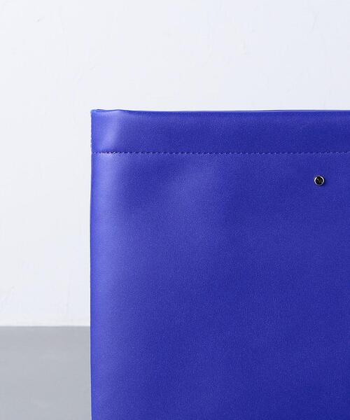 UNITED ARROWS（ユナイテッドアローズ）の「リサイクルレザー クラッチバッグ（クラッチバッグ・メンズ・ブラック/レッド/コバルトブルー・FREE）」の6枚目の写真