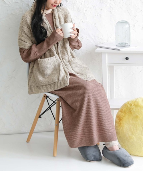 osharewalker（オシャレウォーカー）の「『ポケット付ケーブルニットストール』（ストール/ショール・レディース・ベージュ/杢グレー・FREE）」の3枚目の写真