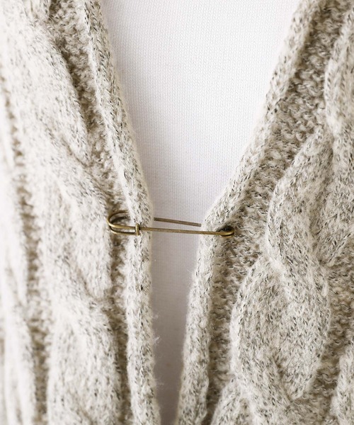 osharewalker（オシャレウォーカー）の「『ポケット付ケーブルニットストール』（ストール/ショール・レディース・ベージュ/杢グレー・FREE）」の15枚目の写真