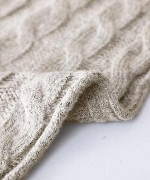 osharewalker（オシャレウォーカー）の「『ポケット付ケーブルニットストール』（ストール/ショール・レディース・ベージュ/杢グレー・FREE）」の14枚目の写真