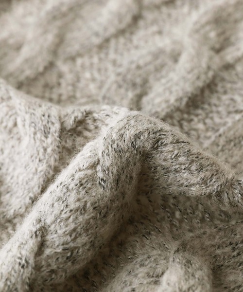 osharewalker（オシャレウォーカー）の「『ポケット付ケーブルニットストール』（ストール/ショール・レディース・ベージュ/杢グレー・FREE）」の6枚目の写真