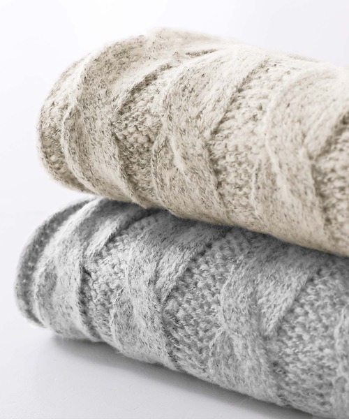 osharewalker（オシャレウォーカー）の「『ポケット付ケーブルニットストール』（ストール/ショール・レディース・ベージュ/杢グレー・FREE）」の4枚目の写真