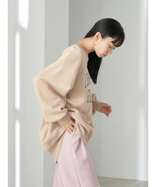 earth music&ecology(アースミュージックアンドエコロジー)の「裏起毛ロゴBIGスウェット(Tシャツ/カットソー・レディース・ベージュ/チャコールグレー/アイボリー・FREE)」の6枚目の写真