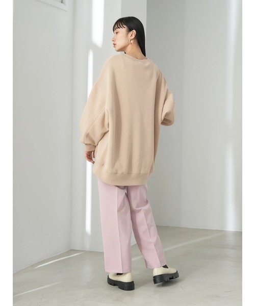 earth music&ecology(アースミュージックアンドエコロジー)の「裏起毛ロゴBIGスウェット(Tシャツ/カットソー・レディース・ベージュ/チャコールグレー/アイボリー・FREE)」の9枚目の写真