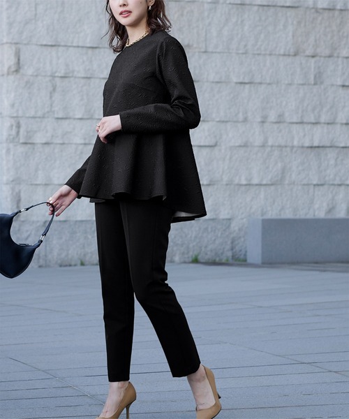 UR'S（ユアーズ）の「ふくれジャガードクルーネックペプラムプルオーバー（Tシャツ/カットソー・レディース・ホワイト/ブラック/グレイッシュベージュ・L/S/M）」の6枚目の写真