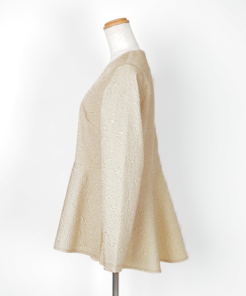 UR'S（ユアーズ）の「ふくれジャガードクルーネックペプラムプルオーバー（Tシャツ/カットソー・レディース・ホワイト/ブラック/グレイッシュベージュ・L/S/M）」の9枚目の写真