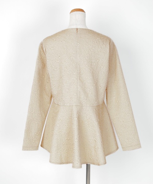 UR'S（ユアーズ）の「ふくれジャガードクルーネックペプラムプルオーバー（Tシャツ/カットソー・レディース・ホワイト/ブラック/グレイッシュベージュ・L/S/M）」の10枚目の写真