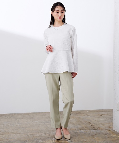 UR'S（ユアーズ）の「ふくれジャガードクルーネックペプラムプルオーバー（Tシャツ/カットソー・レディース・ホワイト/ブラック/グレイッシュベージュ・L/S/M）」の21枚目の写真
