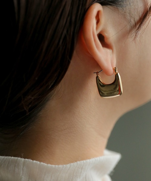 select MOCA（セレクトモカ）の「ラウンドスクエアピアス（ピアス（両耳用）・レディース・ゴールド/シルバー・FREE）」の4枚目の写真