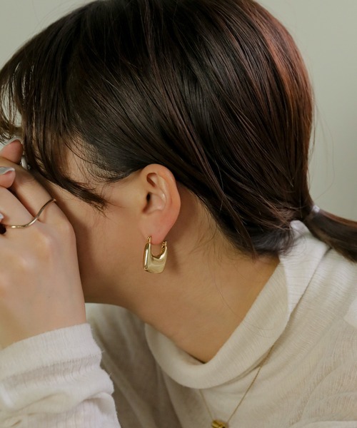 select MOCA（セレクトモカ）の「ラウンドスクエアピアス（ピアス（両耳用）・レディース・ゴールド/シルバー・FREE）」の5枚目の写真
