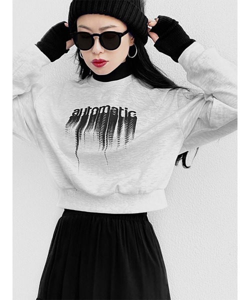 LVEU.(ラブユ.)の「【LVEU.】デザインロゴライトスウェット(Ai select) / トップス カットソー スウェット ライト プリント ロゴ クロップド ショート 長袖 ブラック ホワイト(スウェット・レディース・ブラック/ホワイト・FREE)」の17枚目の写真