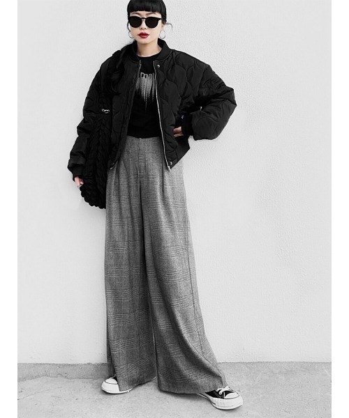 LVEU.(ラブユ.)の「【LVEU.】デザインロゴライトスウェット(Ai select) / トップス カットソー スウェット ライト プリント ロゴ クロップド ショート 長袖 ブラック ホワイト(スウェット・レディース・ブラック/ホワイト・FREE)」の15枚目の写真