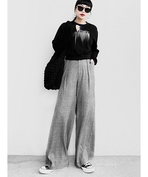 LVEU.(ラブユ.)の「【LVEU.】デザインロゴライトスウェット(Ai select) / トップス カットソー スウェット ライト プリント ロゴ クロップド ショート 長袖 ブラック ホワイト(スウェット・レディース・ブラック/ホワイト・FREE)」の7枚目の写真