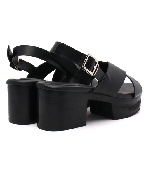 MOUSSY（マウジー）の「FLAT CROSS SANDAL（サンダル・レディース・ブラック/カーキ系・MEDIUM/SMALL/LARGE）」の13枚目の写真