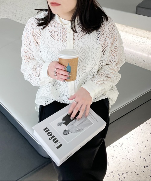 Meli rich(メリーリッチ)の「クロシェレースバンドカラーシャツ(シャツ/ブラウス・レディース・ブラック/オフホワイト・MEDIUM)」の17枚目の写真