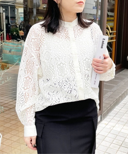 Meli rich(メリーリッチ)の「クロシェレースバンドカラーシャツ(シャツ/ブラウス・レディース・ブラック/オフホワイト・MEDIUM)」の4枚目の写真