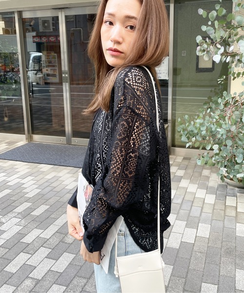 Meli rich(メリーリッチ)の「クロシェレースバンドカラーシャツ(シャツ/ブラウス・レディース・ブラック/オフホワイト・MEDIUM)」の14枚目の写真