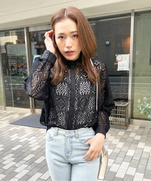 Meli rich(メリーリッチ)の「クロシェレースバンドカラーシャツ(シャツ/ブラウス・レディース・ブラック/オフホワイト・MEDIUM)」の21枚目の写真