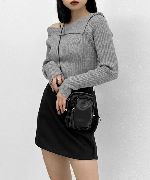 LVEU.(ラブユ.)の「【ZOZOTOWN限定】Asymmetric off-shoulder knit / アシンメトリーオフショルダーニット(ニット/セーター・レディース・グレー/ブラック・FREE)」の16枚目の写真