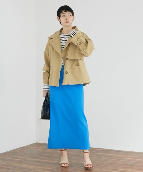 Doux archives（ドゥアルシーヴ）の「ガンフラップショートトレンチコート（トレンチコート・レディース・ベージュ/グレイッシュベージュ・FREE）」の19枚目の写真