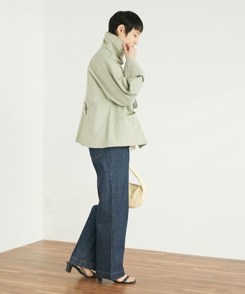 Doux archives（ドゥアルシーヴ）の「ガンフラップショートトレンチコート（トレンチコート・レディース・ベージュ/グレイッシュベージュ・FREE）」の7枚目の写真