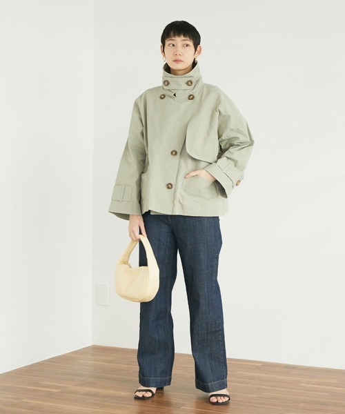 Doux archives（ドゥアルシーヴ）の「ガンフラップショートトレンチコート（トレンチコート・レディース・ベージュ/グレイッシュベージュ・FREE）」の11枚目の写真