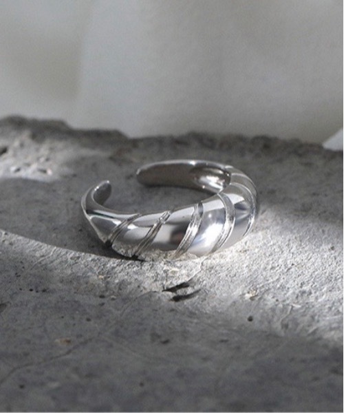 blatto（ブラット）の「【blatto 925silver】 925シルバー   デザイン   リング   フリーサイズ.    bla-ring-g-1（リング・メンズ・その他1/その他2/その他3/その他4/その他5/その他7/その他8/その他9/その他10/その他11/その他12/その他13/その他14/その他15/A/B/C/D/E/F/G/H/I/J/K/L/M/N/O/P/Q/R/S/T/U/V/W/X/Y/その他16/その他17/その他18/その他19/その他20/その他21/その他22/その他23/その他24/その他25/その他26/その他27/その他28/その他29/その他30/その他31/その他32/その他33/その他34/その他35/Z/その他6・FREE）」の4枚目の写真