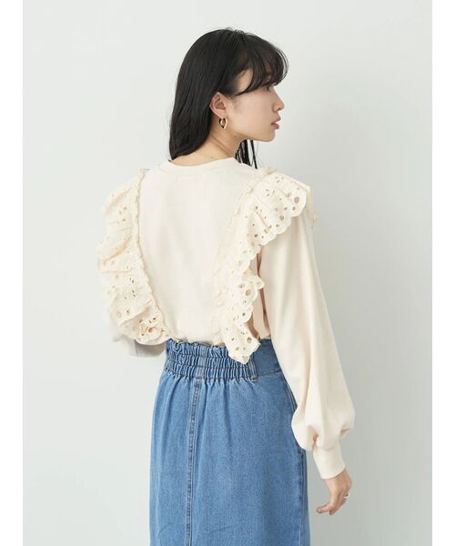 earth music&ecology(アースミュージックアンドエコロジー)の「レースフリルプルオーバー(Tシャツ/カットソー・レディース・ターコイズブルー/ブラック/アイボリー・FREE)」の5枚目の写真